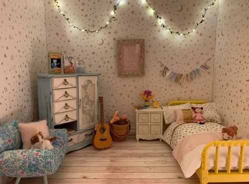 Dollhouse bedroom on sale